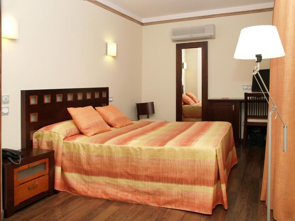 Hotel Rincon Del Conde Леон Номер фото
